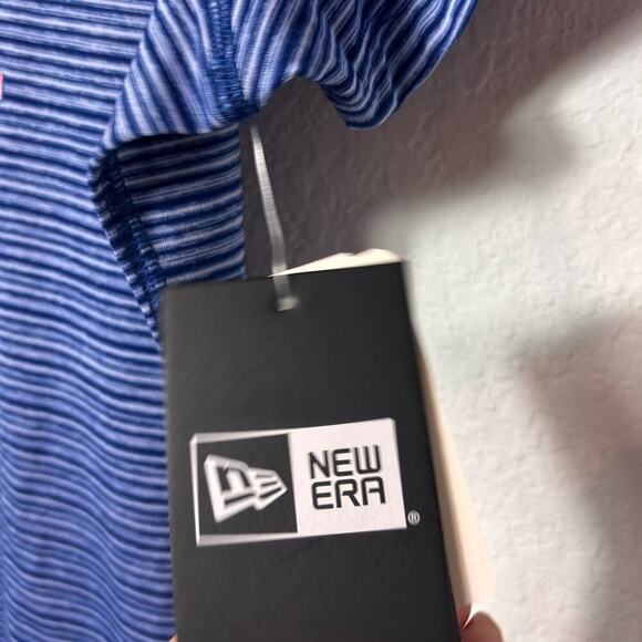 NEW ERA JUST A GIRL WHO LOVES BASKETBALL WOMEN BLUE RED V-NECK TOP SIZE LARGE - Picture 5 of 5